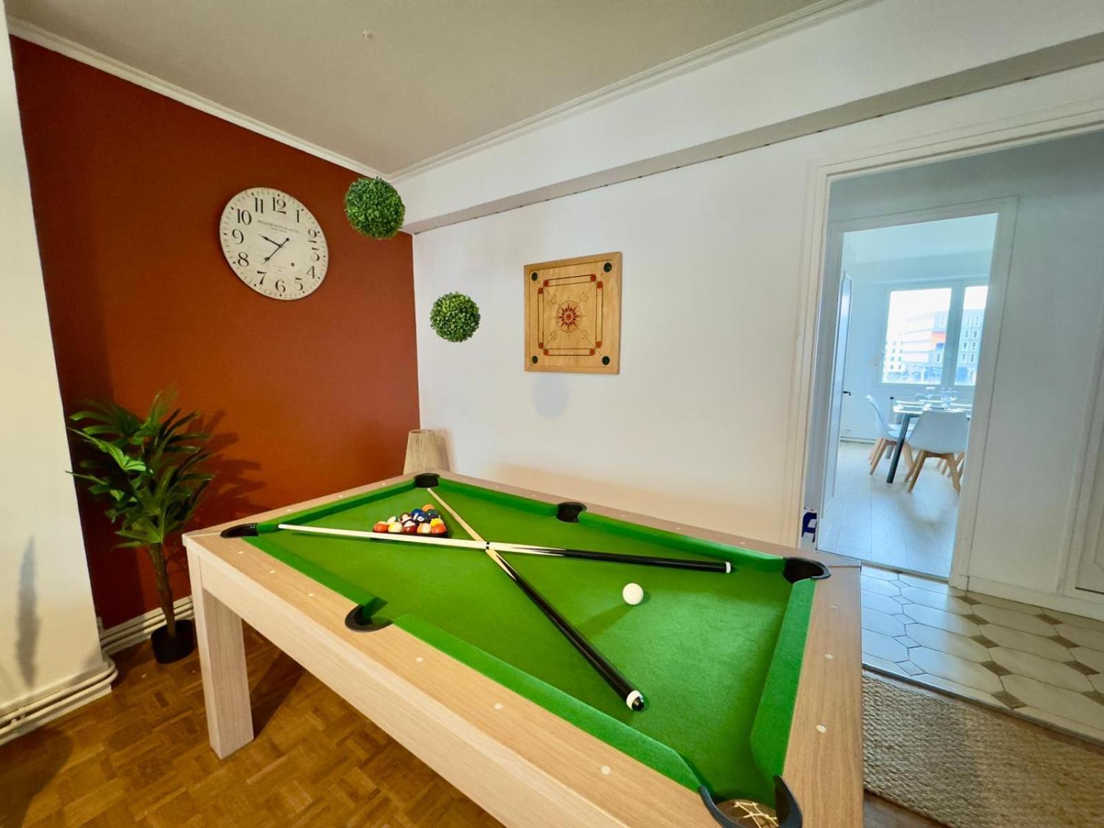 Le Cine-billard Du Quai De La Gare-parking-balcon